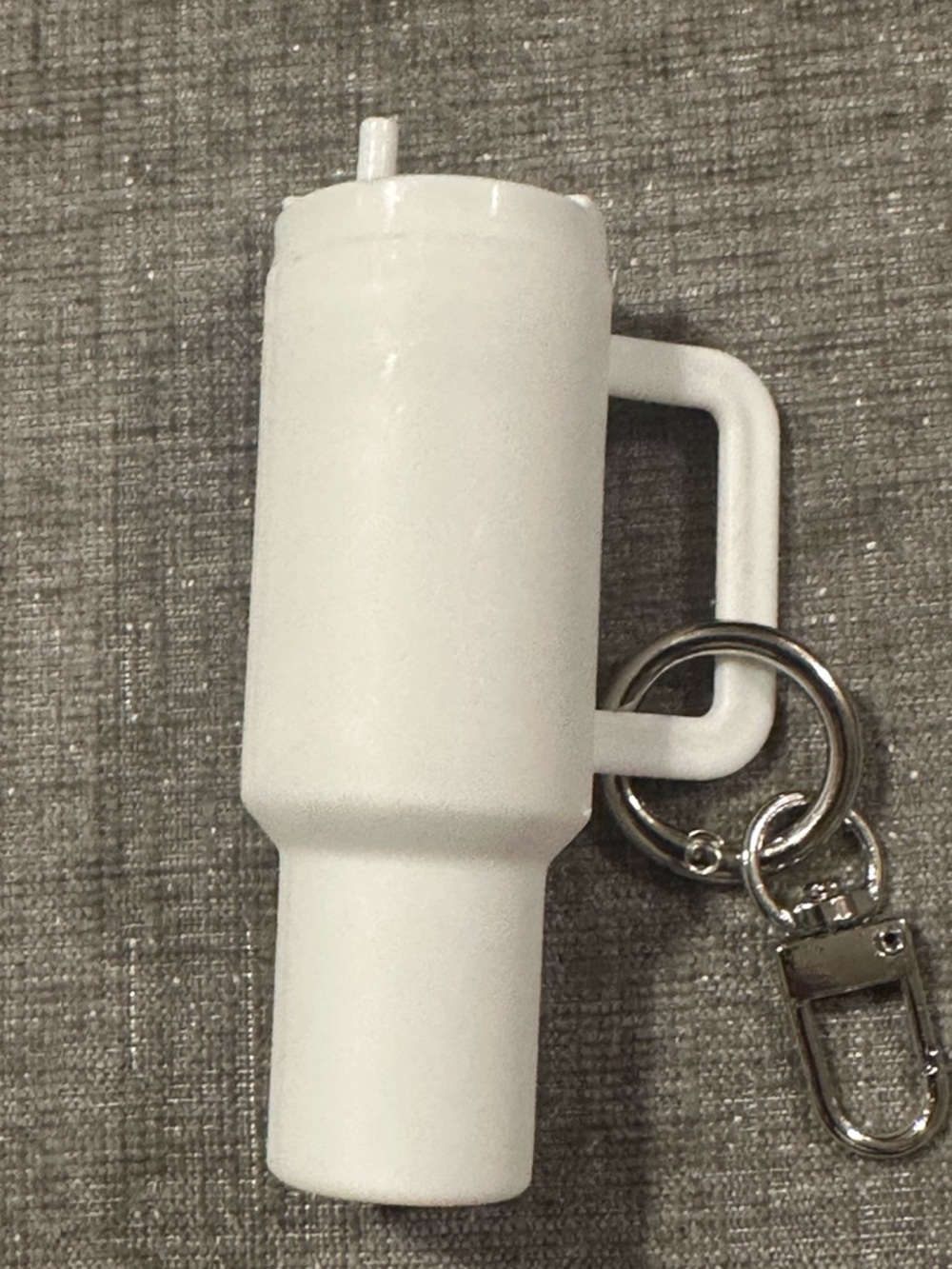 💥 $5 if bundled - NEW Mini Tumbler Keychain Holds money or chapstick White